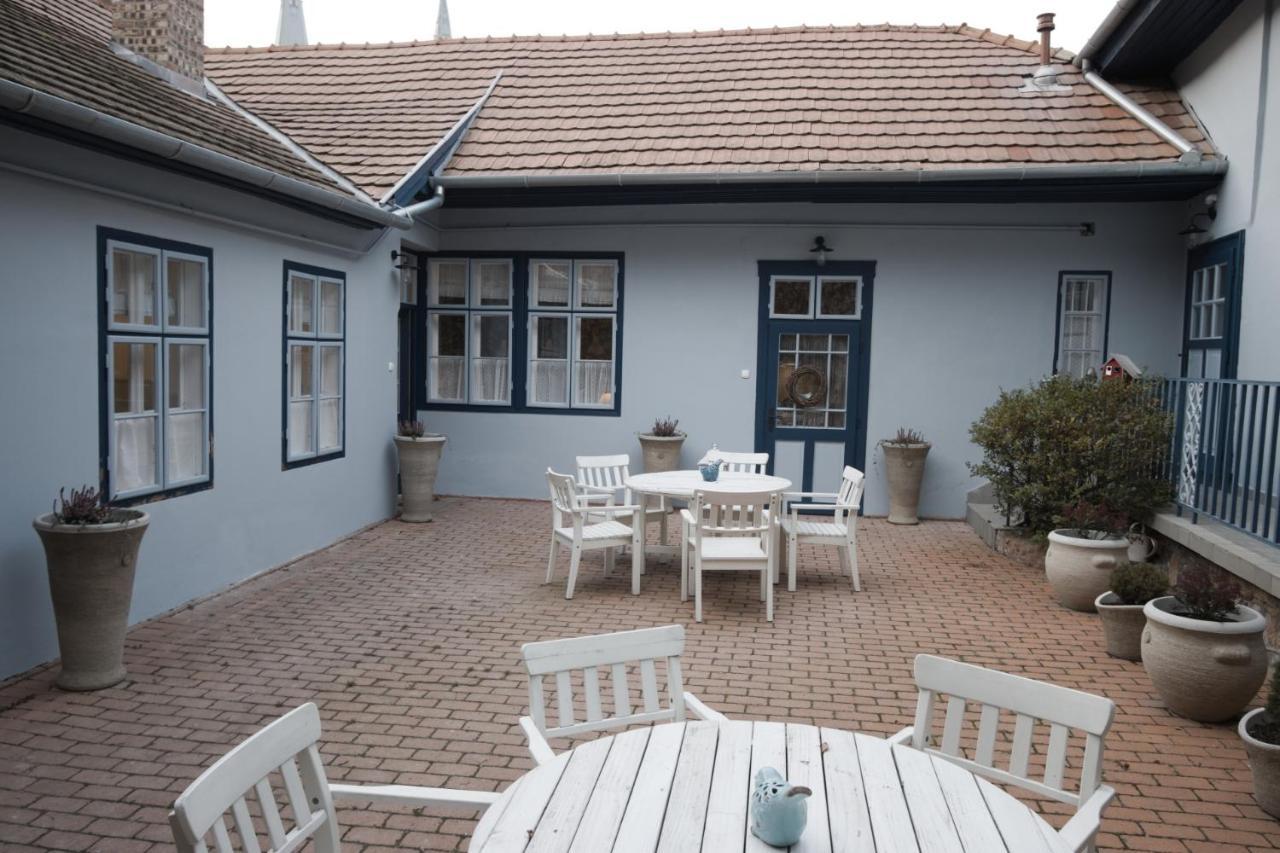 Ister Guesthouse Esztergom Exterior photo
